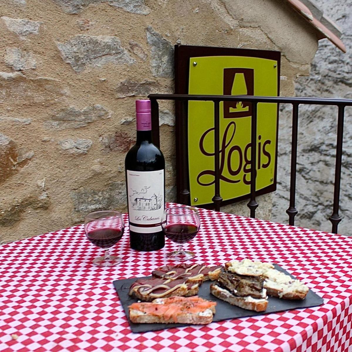 Les Cabanes Dans Les Bois Logis Hotel Villedubert Exterior foto