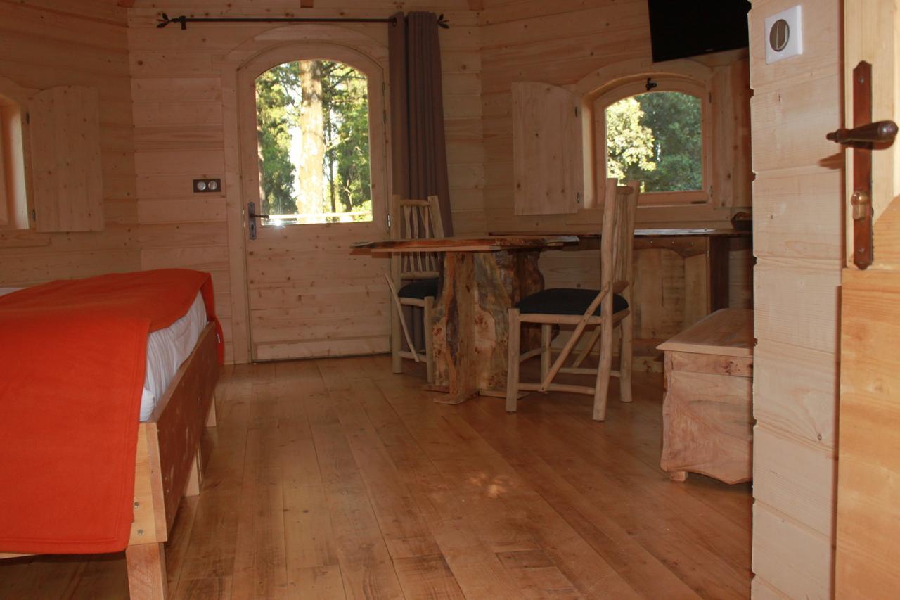 Les Cabanes Dans Les Bois Logis Hotel Villedubert Zimmer foto