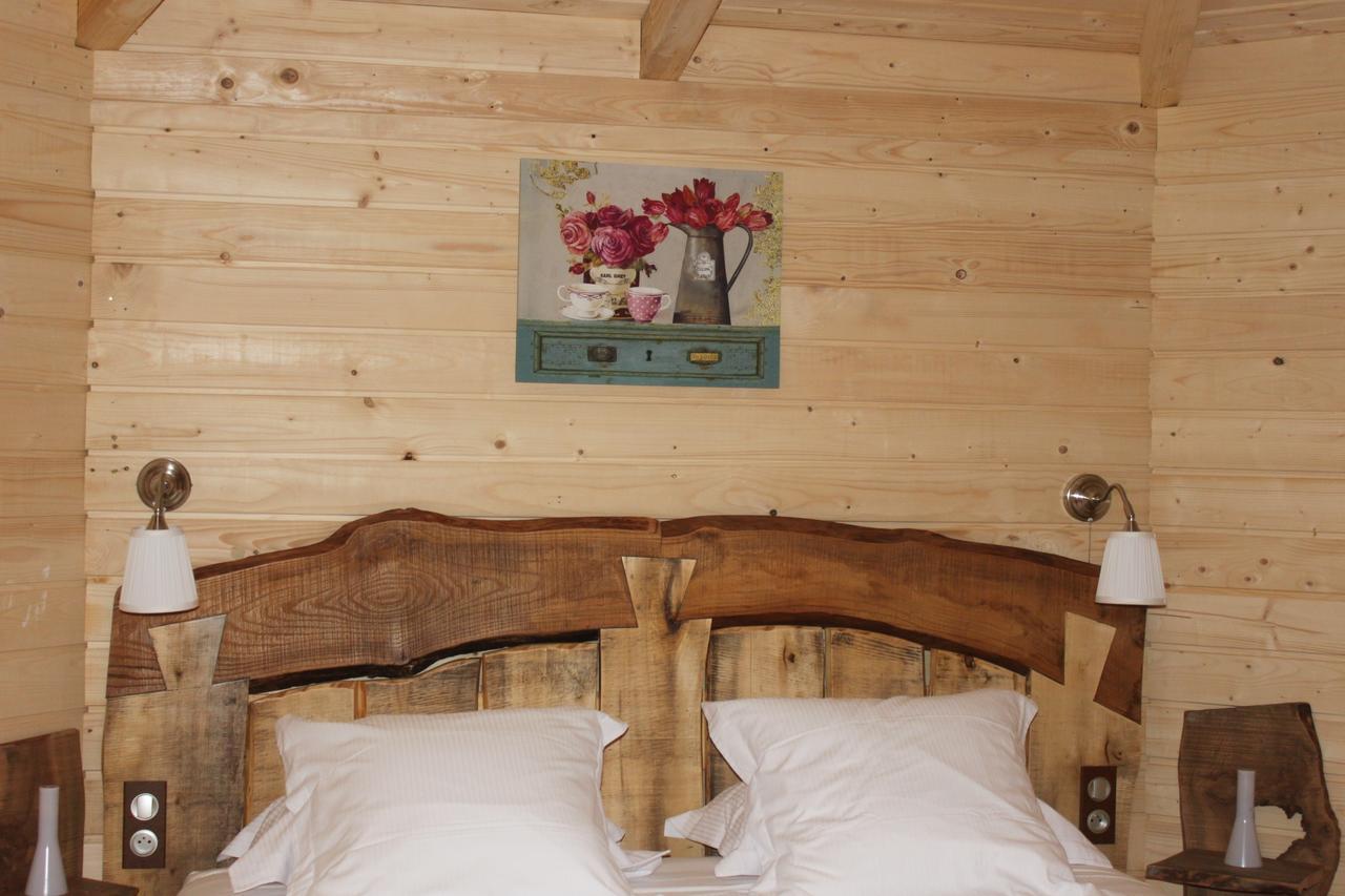 Les Cabanes Dans Les Bois Logis Hotel Villedubert Zimmer foto